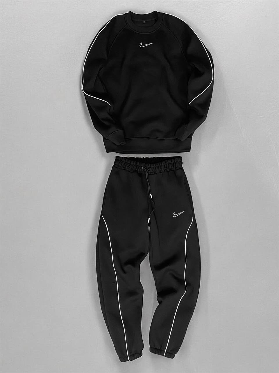 طقم رياضي رجالي مميز بتصميم عصري (Sweatshirt & Jogger Set)