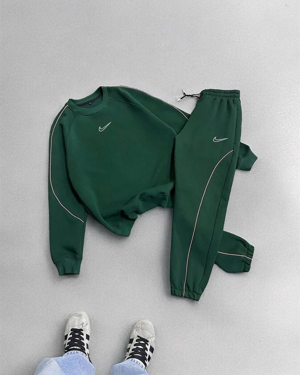 طقم رياضي رجالي مميز بتصميم عصري (Sweatshirt & Jogger Set)