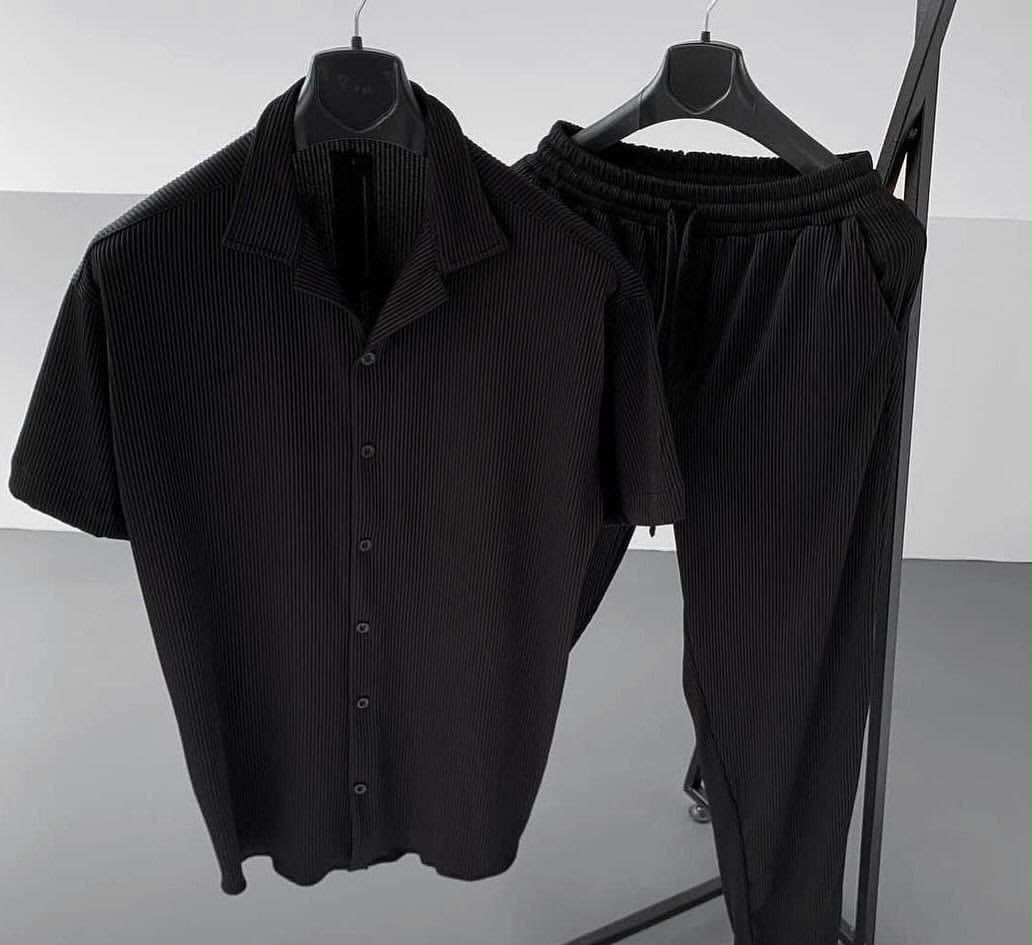 طقم رجالي صيفي أنيق بقماش مكسر (Pleated Men's Summer Set)